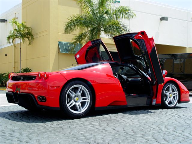 ferrari-enzo-1.jpg